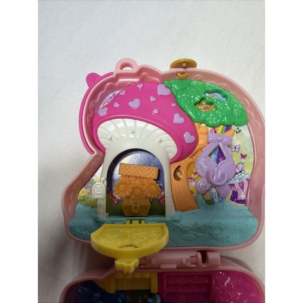 Polly Pocket Unicorn Forest Compact with Glitter Horn Play Set 1 Doll